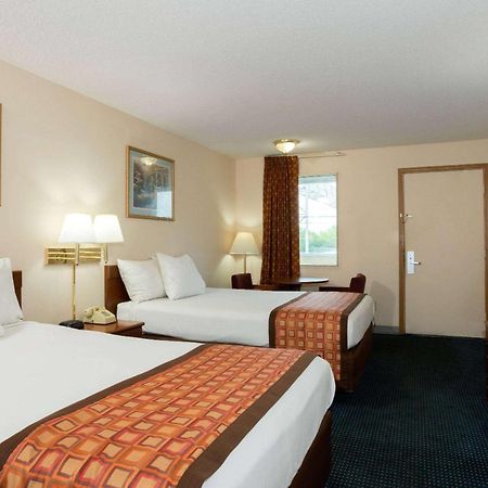 Days Inn By Wyndham Indianapolis East Post Road Exteriér fotografie