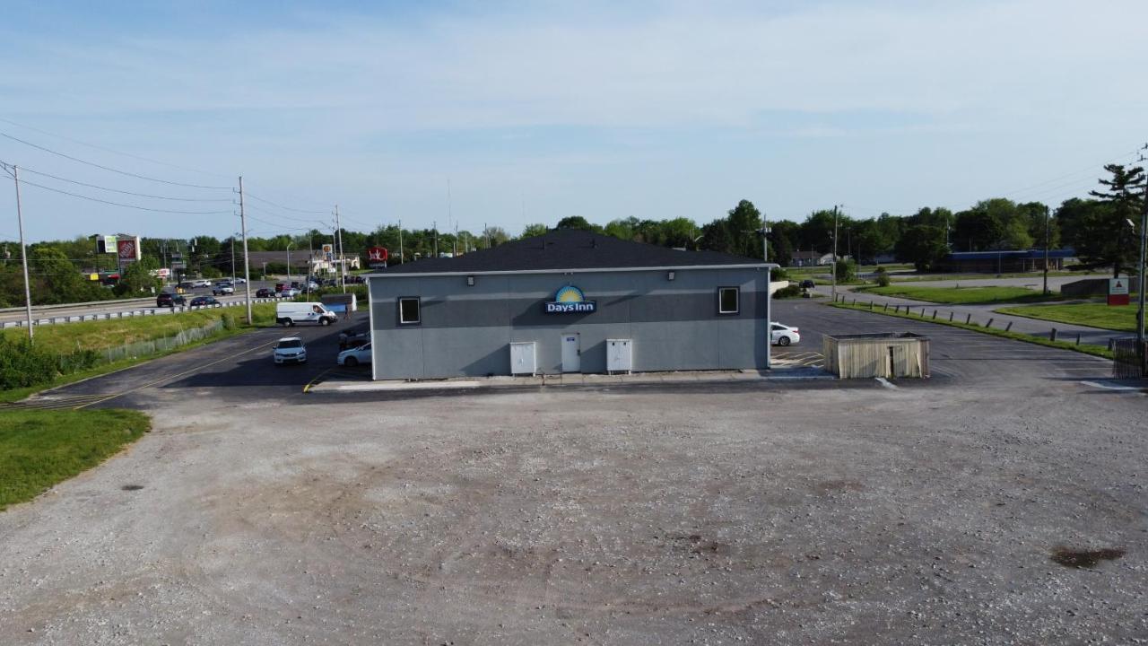 Days Inn By Wyndham Indianapolis East Post Road Exteriér fotografie