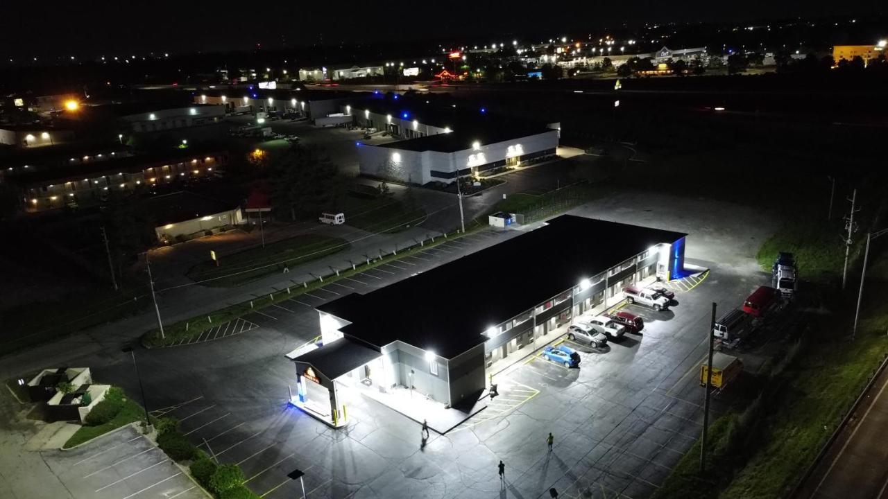 Days Inn By Wyndham Indianapolis East Post Road Exteriér fotografie