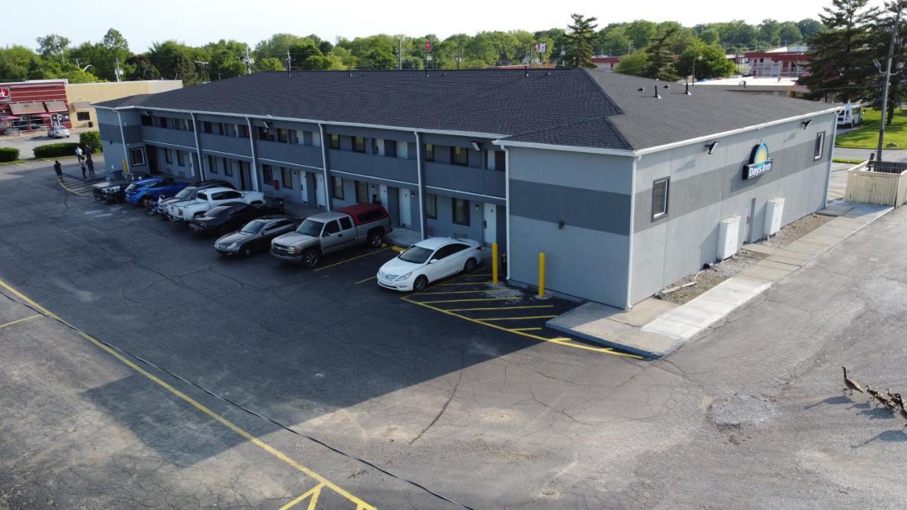 Days Inn By Wyndham Indianapolis East Post Road Exteriér fotografie