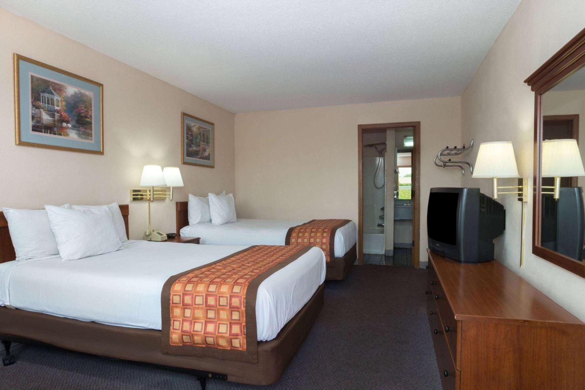 Days Inn By Wyndham Indianapolis East Post Road Exteriér fotografie